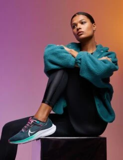 Nike Pegasus 40 Shoes - Deep Jungle/Black/White/Metallic Silver -Elevate Fitwear Sales Store 311023 TSE EDITORIAL 0642