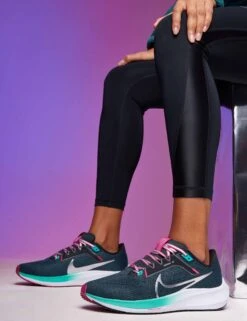 Nike Pegasus 40 Shoes - Deep Jungle/Black/White/Metallic Silver -Elevate Fitwear Sales Store 311023 TSE EDITORIAL 0661