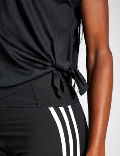 ADIDAS HIIT AEROREADY Quickburn Training Tee - Black/White 8 ADIDAS HIIT AEROREADY Quickburn Training Tee - Black/White -Elevate Fitwear Sales Store Adidas HIIT AEROREADY Quickburn Training Tee HY5407 black white 0004