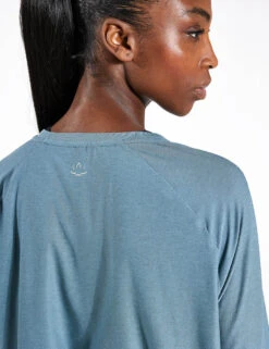 Beyond Yoga Featherweight Daydreamer Pullover - Storm Heather 6 Beyond Yoga Featherweight Daydreamer Pullover - Storm Heather -Elevate Fitwear Sales Store Beyond FEATHERWEIGHT DAYDREAMER PULLOVER LWSD7792DAR STORM HEATHER 0004