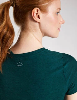 Beyond Yoga Featherweight On The Down Low Tee - Lunar Teal Heather -Elevate Fitwear Sales Store Beyond Yoga Featherweight Sunrise Cropped Pullover LWSD7868 Darkest Night 0079