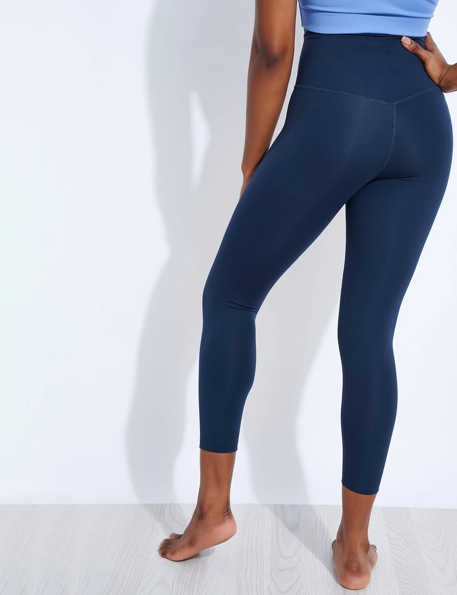 Compressive High Waisted 7/8 Legging - Midnight 3 Compressive High Waisted 7/8 Legging - Midnight - Image 3
