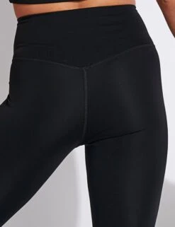 FLOAT High Waisted 7/8 Legging - Black 9 FLOAT High Waisted 7/8 Legging - Black -Elevate Fitwear Sales Store Girlfriend Collective GC FLOAT SEAML HIGH RISE LEGGING 7 8 4022 JB BLACK 0004