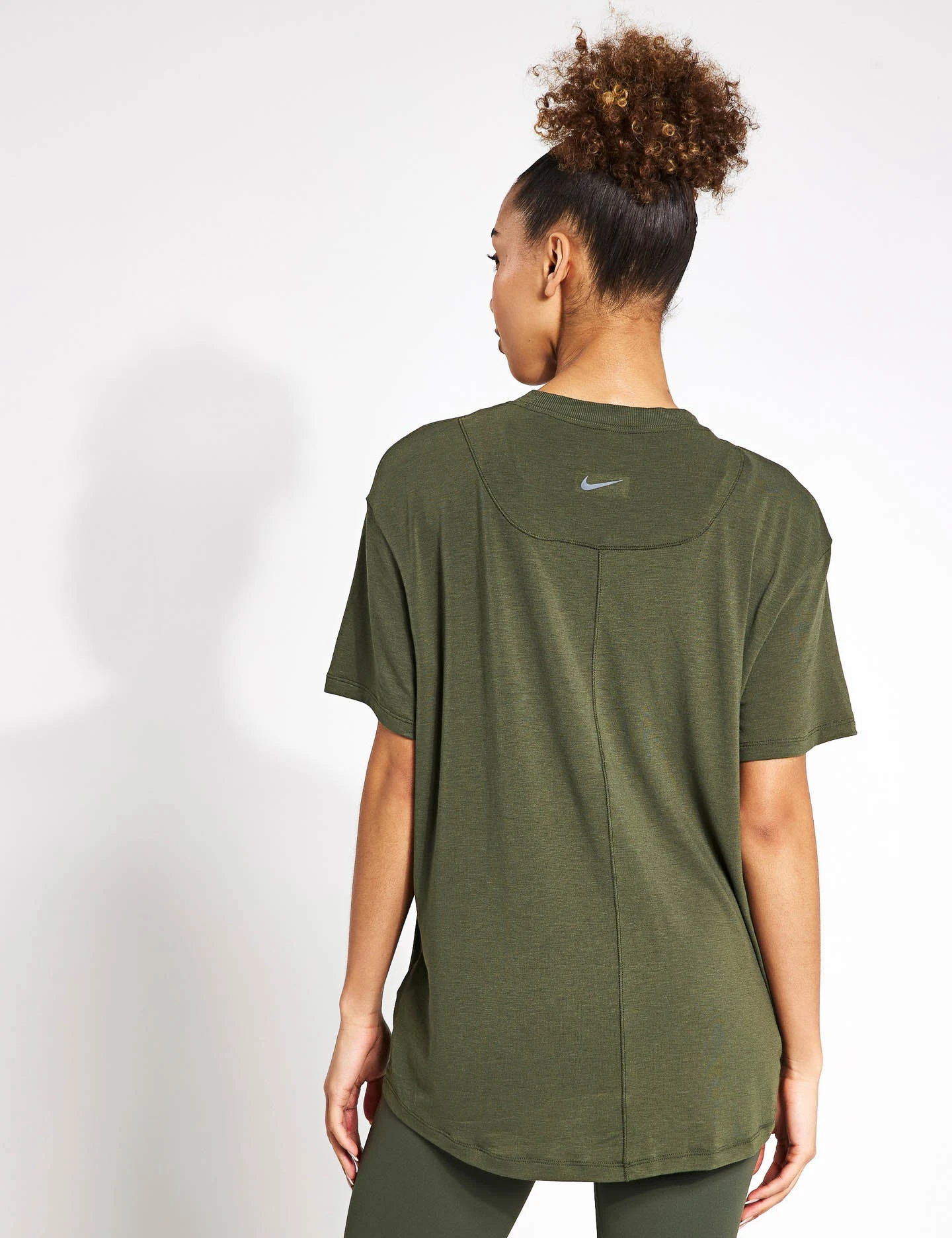Nike One Relaxed Dri-FIT Short-Sleeve Top - Cargo Khaki/Black 2 Nike One Relaxed Dri-FIT Short-Sleeve Top - Cargo Khaki/Black - Image 2