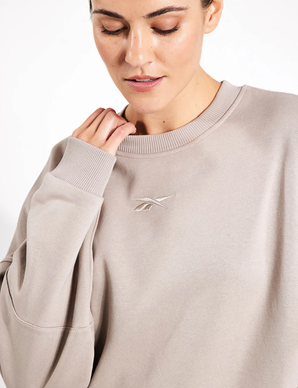 Reebok Lux Oversized Crew - Ash 2 Reebok Lux Oversized Crew - Ash - Image 2