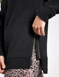 Varley Manning Sweat - Black 9 Varley Manning Sweat - Black -Elevate Fitwear Sales Store VARLEY manning sweat black 0028