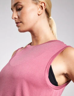Varley Page Seamless Crop Tank - Rose Wine -Elevate Fitwear Sales Store VARLEY page seamless crop tank VAR01333 rose wine 0015