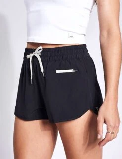 Vuori Clementine Short 2.0 - Black -Elevate Fitwear Sales Store VUORI CLEMENTINE SHORT 2 0 VW3000 BLK BLACK 0005