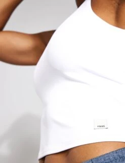 Vuori Daily Crop - White -Elevate Fitwear Sales Store VUORI DAILY CROP VW1027 WHT WHITE 0005