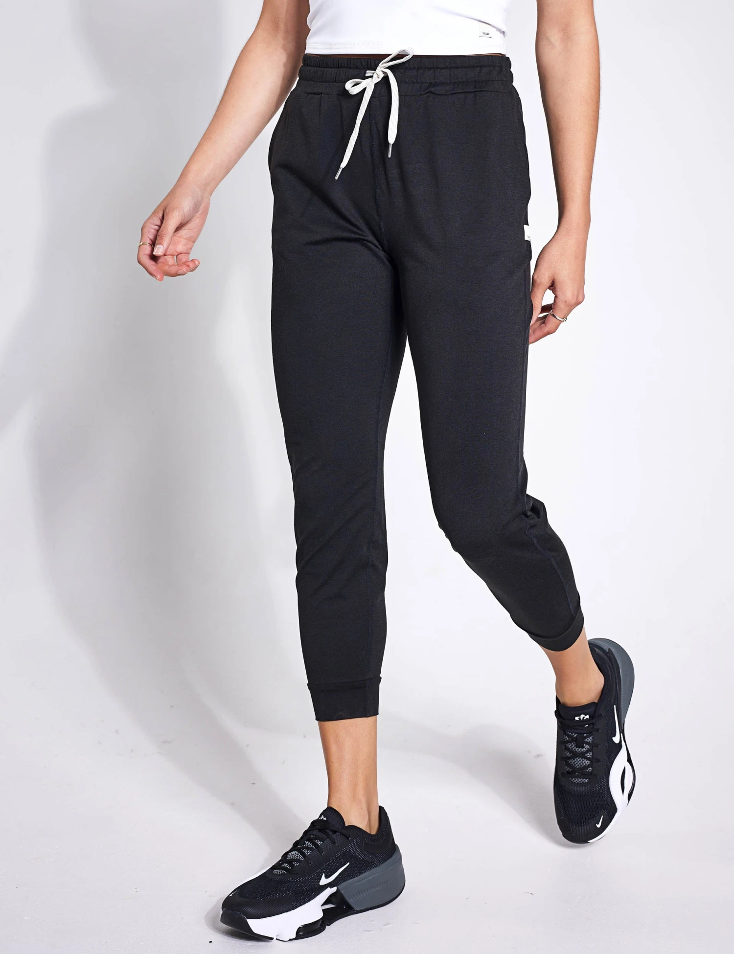 Vuori Performance Jogger - Black Heather 1 Vuori Performance Jogger - Black Heather
