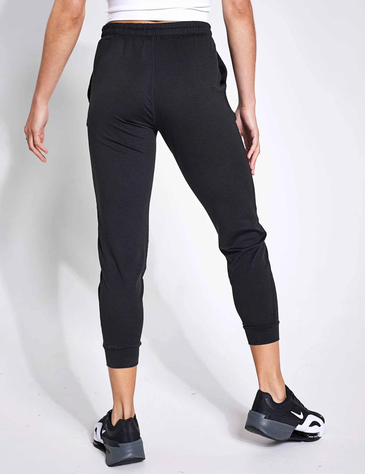Vuori Performance Jogger - Black Heather 2 Vuori Performance Jogger - Black Heather - Image 2