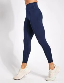 Varley The Freesoft Set - Sky Captain -Elevate Fitwear Sales Store Varley Freesoft High rise legging 25 VAR01817 SKY 0002 bd0668c1 5475 4e2e b924 5546b22d40e0