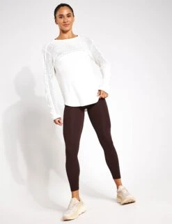Varley Merrick Seamless Tee - White 7 Varley Merrick Seamless Tee - White -Elevate Fitwear Sales Store Varley Merrick Seamless Tee VAR01620 W White 0014