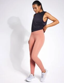 Varley Page Seamless Crop Tank - Black -Elevate Fitwear Sales Store Varley PAGE SEAMLESS CROP TANK VAR01333 Black 0009