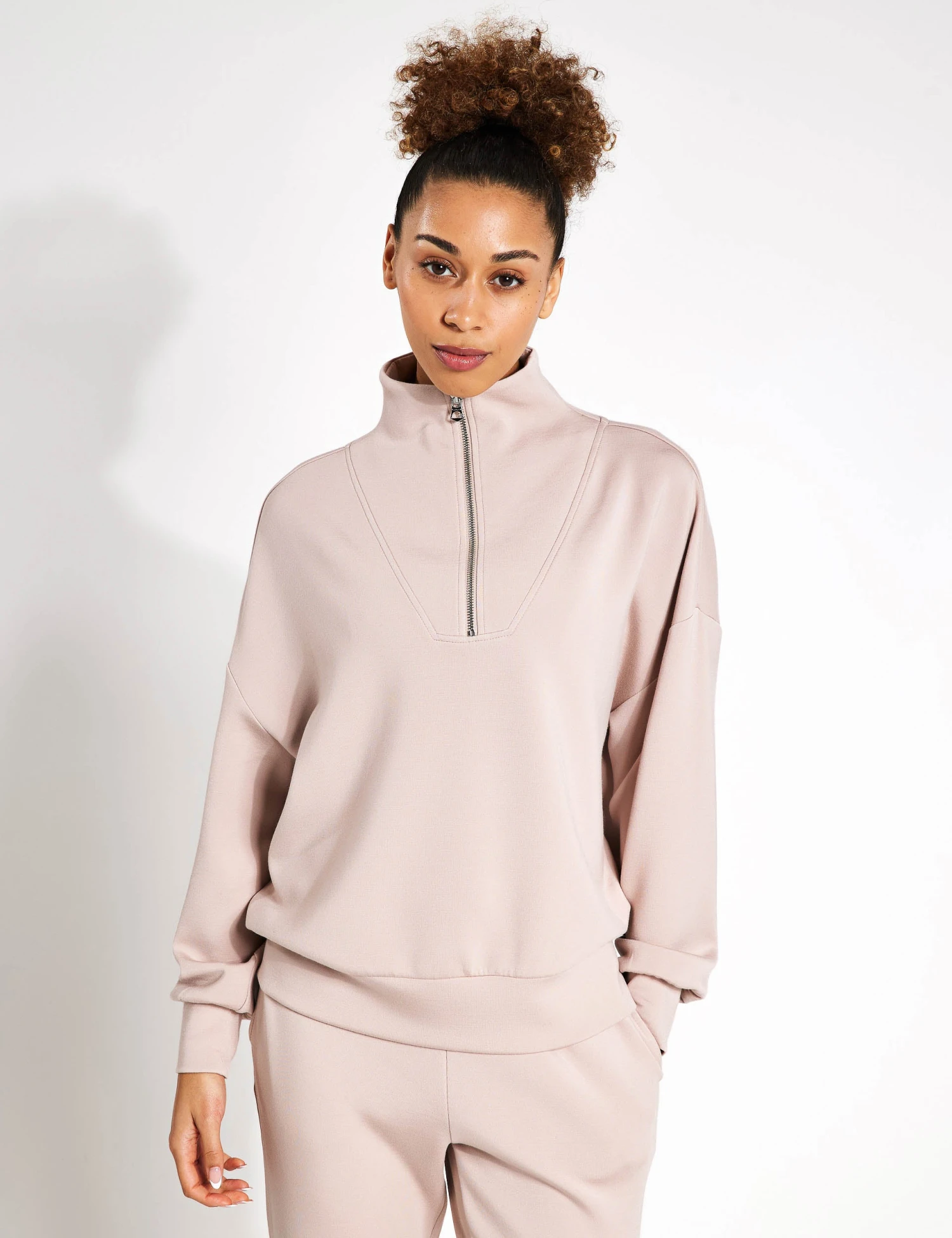 Varley Hawley Half-Zip Sweat - Mushroom 1 Varley Hawley Half-Zip Sweat - Mushroom