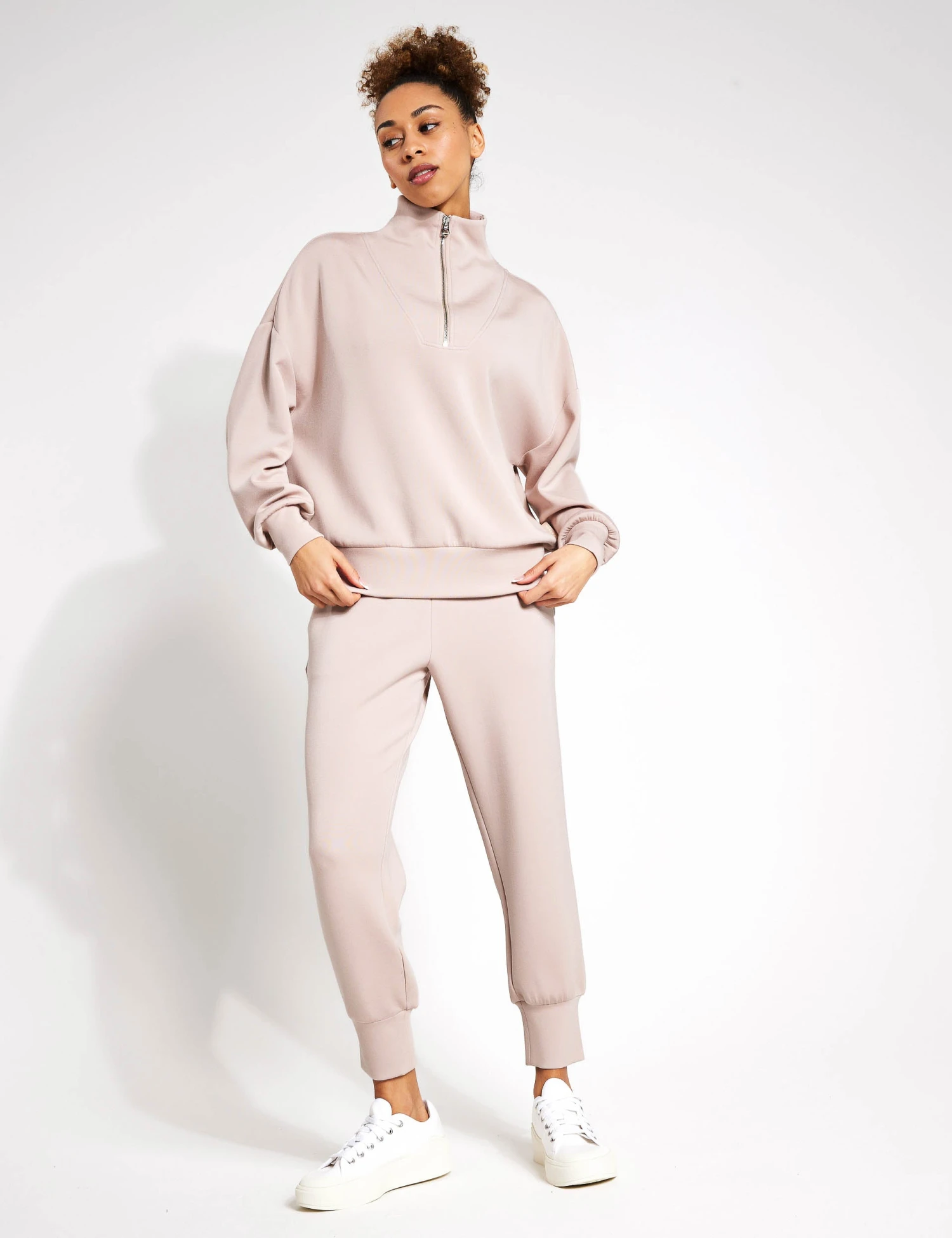 Varley Hawley Half-Zip Sweat - Mushroom 4 Varley Hawley Half-Zip Sweat - Mushroom - Image 4