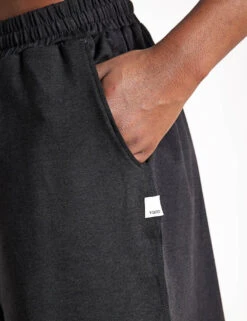 Vuori Boyfriend Short - Black Heather -Elevate Fitwear Sales Store Vuori Boyfriend Short VW3007 HBK Black Heather 0023