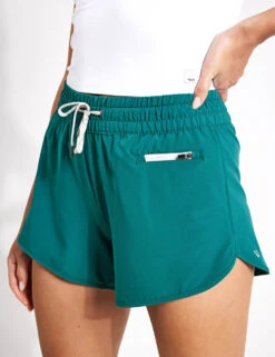 Vuori Clementine 4" Short 2.0 - Ivy