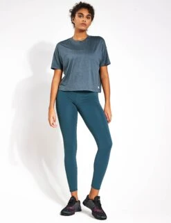 Vuori Energy Tee - Cape Heather 7 Vuori Energy Tee - Cape Heather -Elevate Fitwear Sales Store Vuori Energy Tee Cape Heather VW1011 HCP Cape Heather 0010