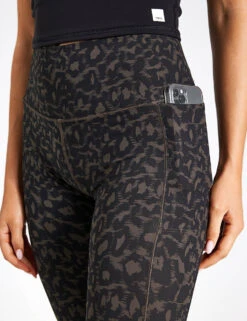 Vuori Studio Pocket Legging - Cocoa Spots -Elevate Fitwear Sales Store Vuori Studio Pocket Legging VW446 CSO Cocoa Spots 0004