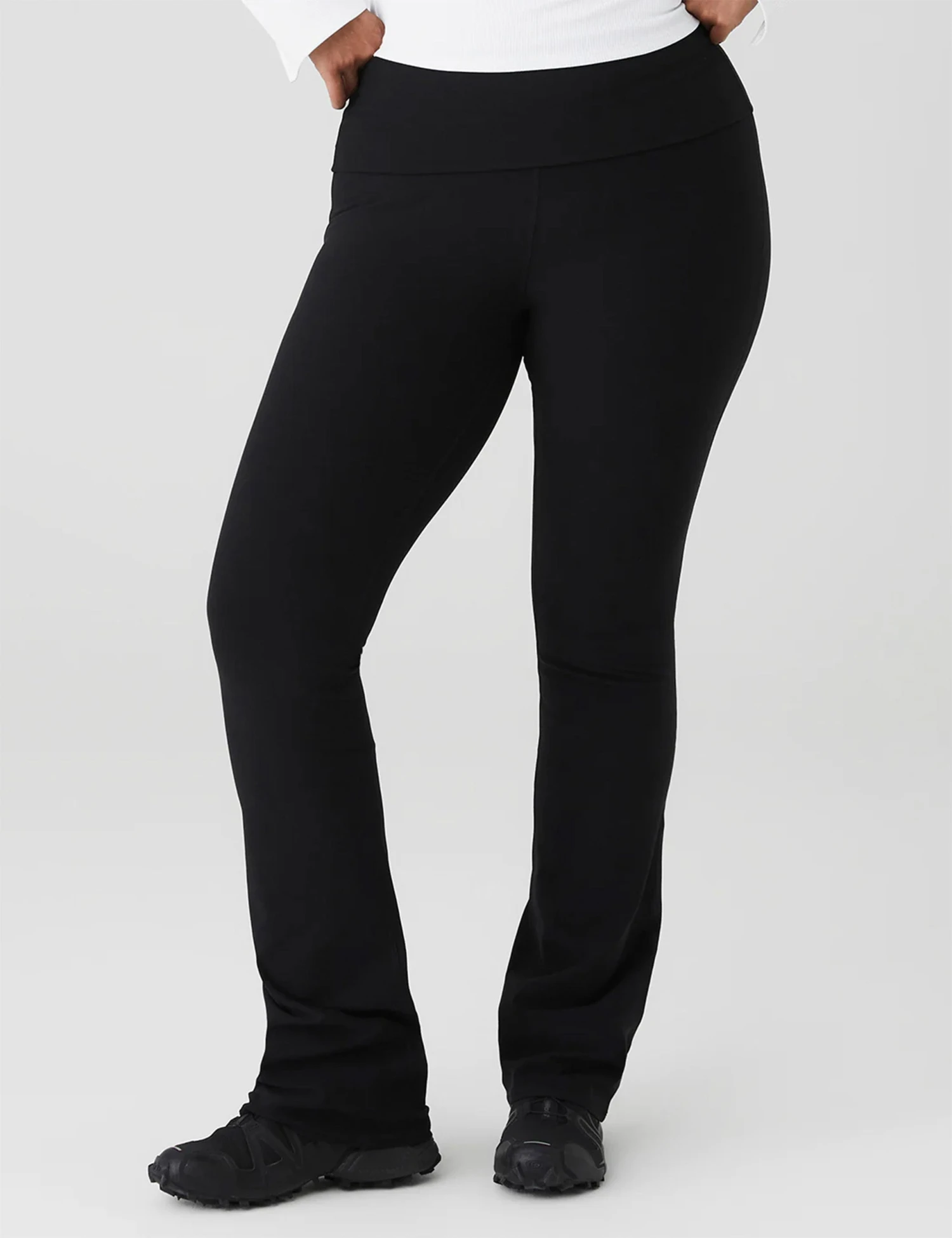 Alosoft Low-Rise Foldover Bootcut Legging - Black 7 Alosoft Low-Rise Foldover Bootcut Legging - Black - Image 7