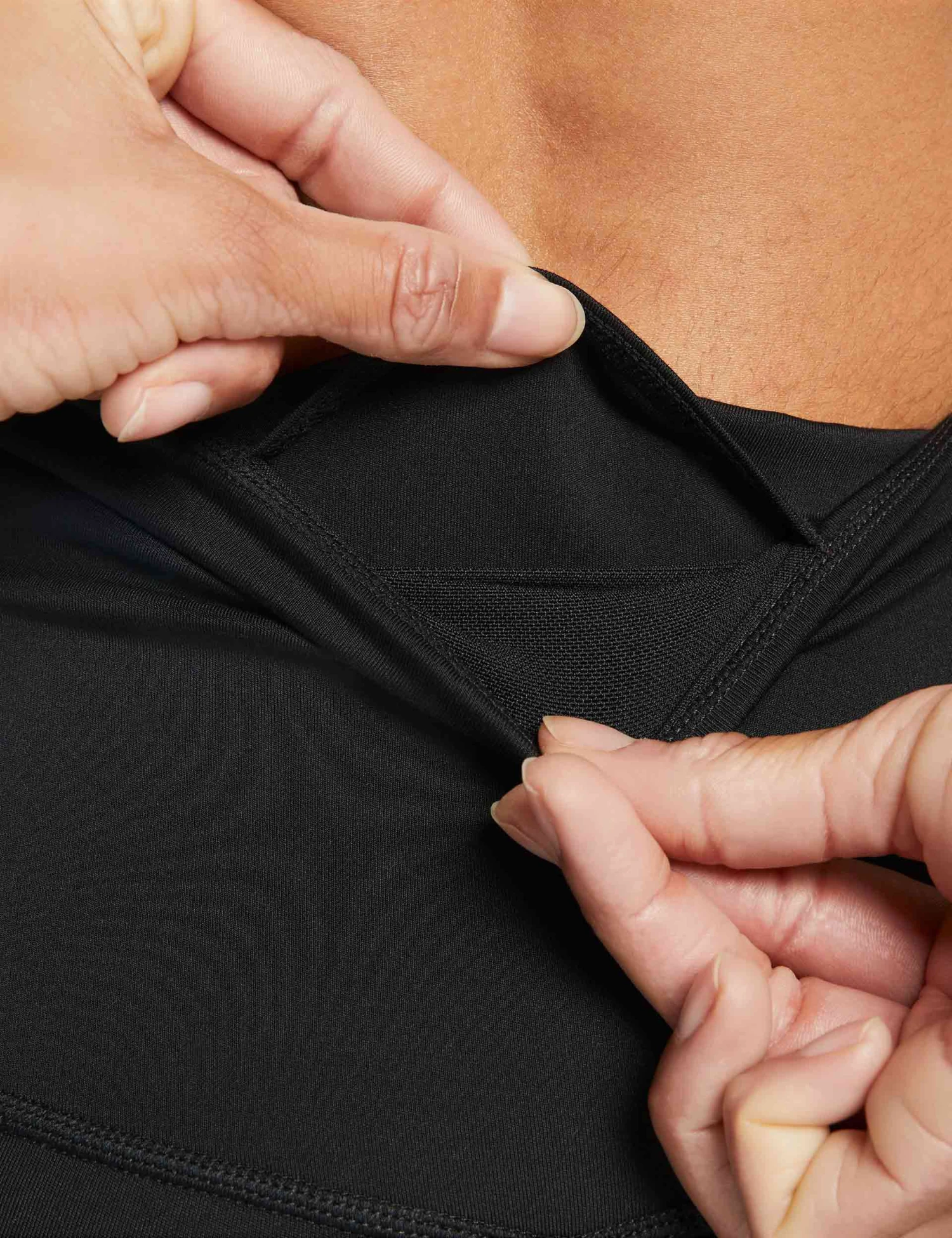 Nike One Capri Leggings - Black/White 4 Nike One Capri Leggings - Black/White - Image 4