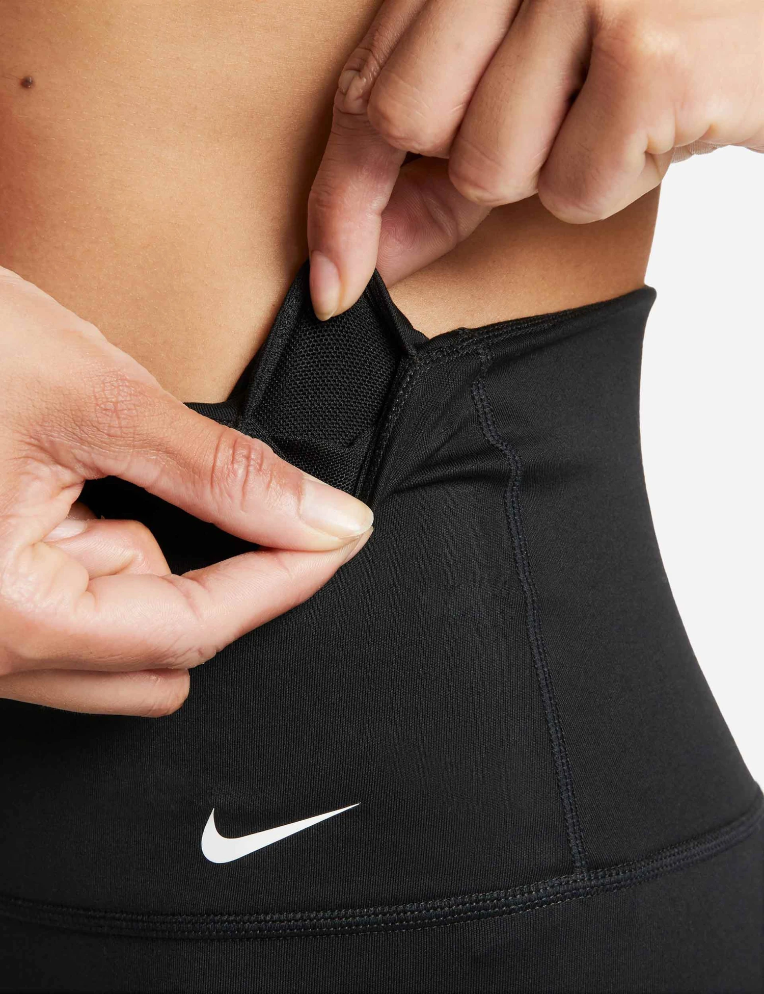 Nike One Capri Leggings - Black/White 5 Nike One Capri Leggings - Black/White - Image 5