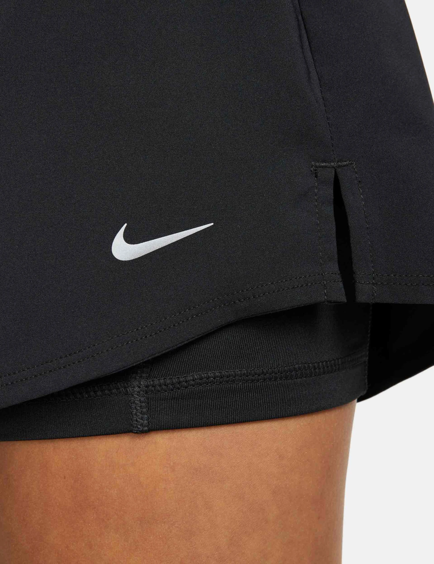 Nike One Dri-FIT 2-in-1 Shorts - Black 5 Nike One Dri-FIT 2-in-1 Shorts - Black - Image 5