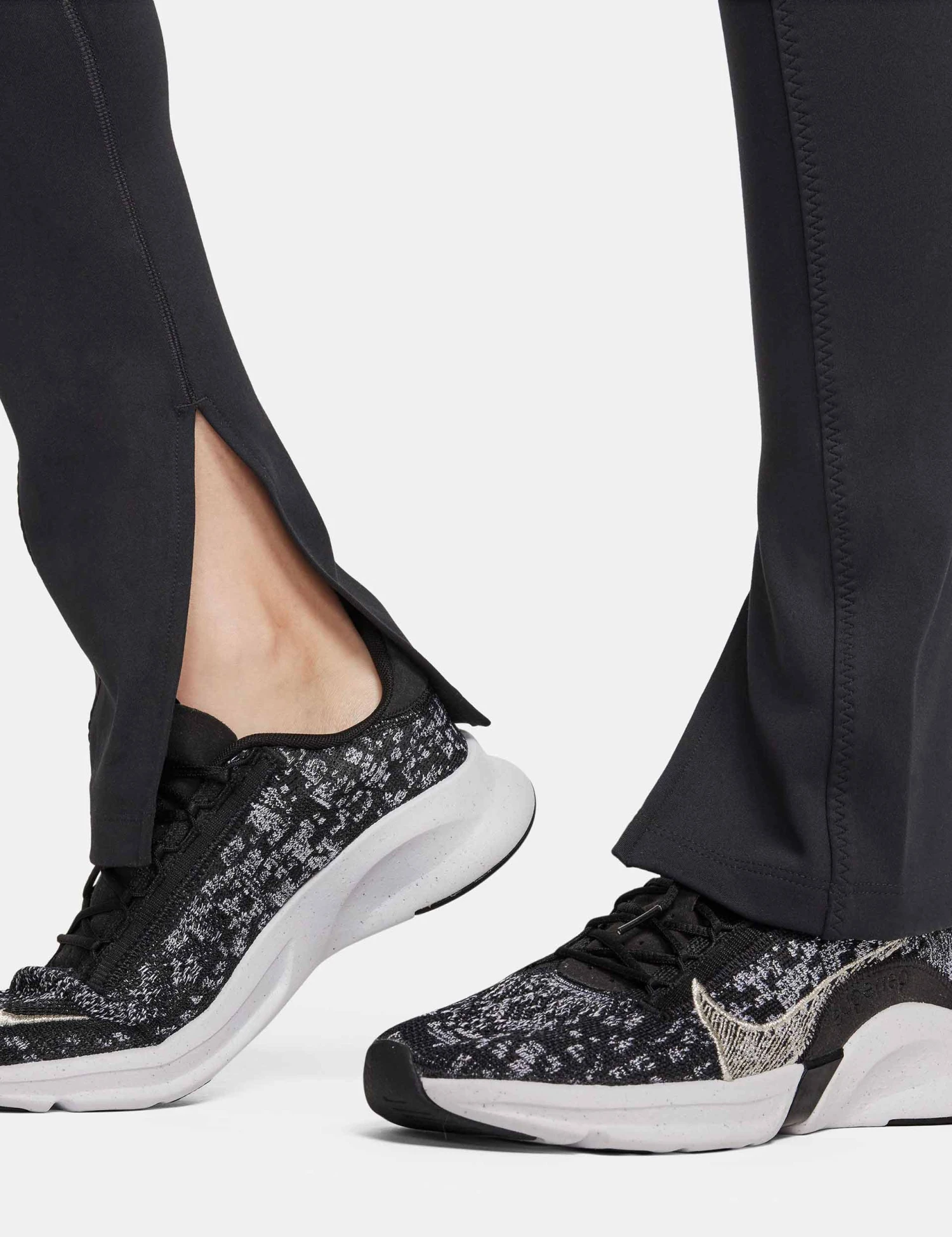 Nike One High Waisted Split-Hem Leggings - Black 8 Nike One High Waisted Split-Hem Leggings - Black - Image 8