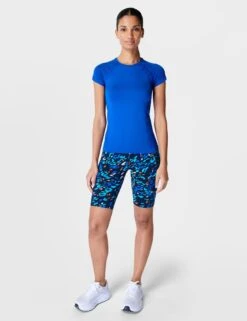 Sweaty Betty Athlete Seamless Gym T-Shirt - Lightning Blue 6 Sweaty Betty Athlete Seamless Gym T-Shirt - Lightning Blue -Elevate Fitwear Sales Store sweaty betty athlete seamless gym t shirt lightning blue sb6546 5