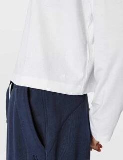 Sweaty Betty Essential Crop Long Sleeve T-Shirt - White 7 Sweaty Betty Essential Crop Long Sleeve T-Shirt - White -Elevate Fitwear Sales Store sweaty betty essential crop long sleeve t shirt white sb9689 6