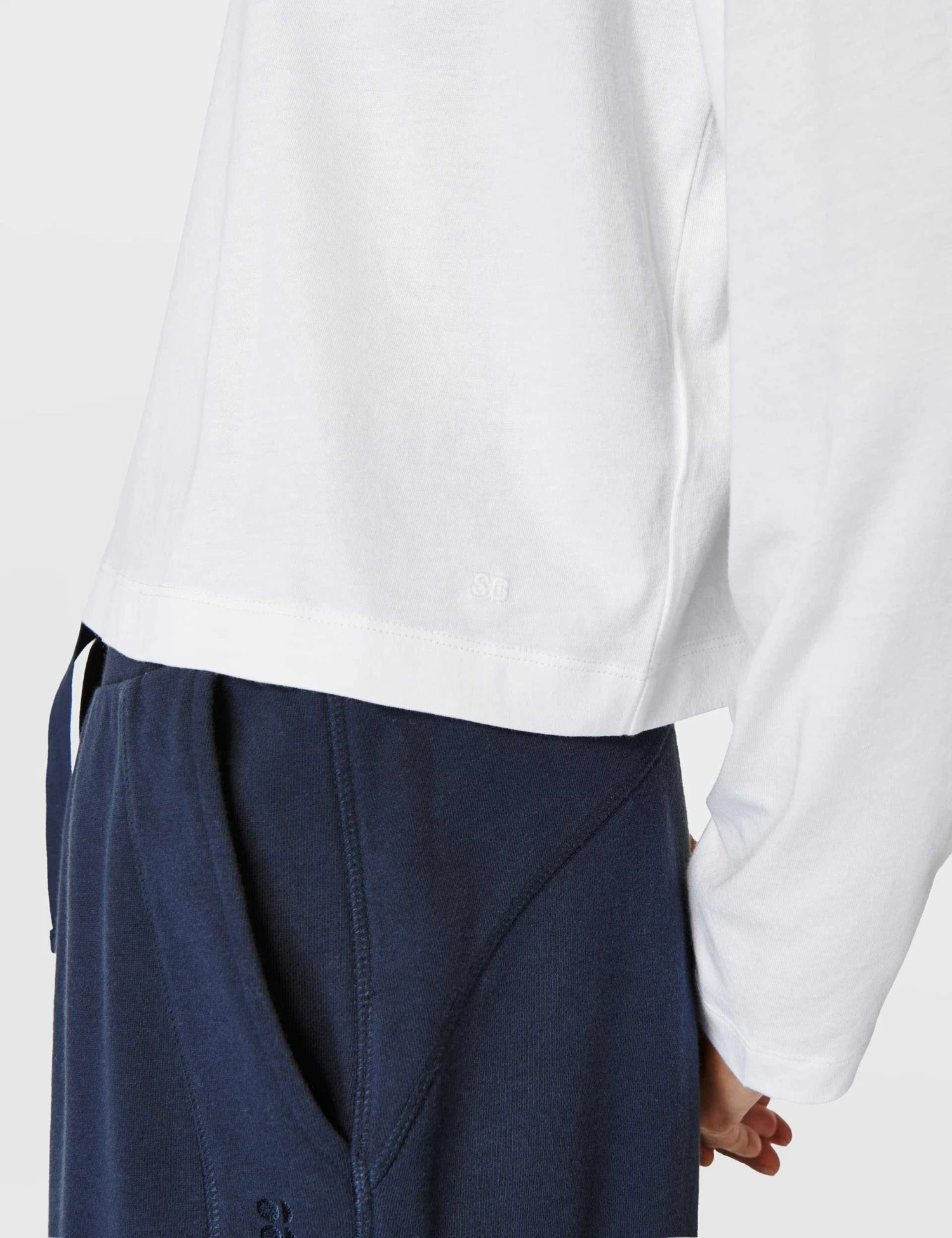 Sweaty Betty Essential Crop Long Sleeve T-Shirt - White 4 Sweaty Betty Essential Crop Long Sleeve T-Shirt - White - Image 4