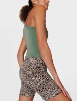 Sweaty Betty Power 6" Cycling Shorts - Brown Luxe Leopard Print -Elevate Fitwear Sales Store sweaty betty power 6in cycling shorts brown luxe leopard print sb4822p 2