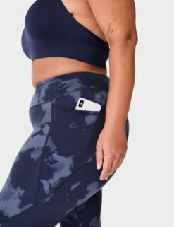 Sweaty Betty Power 7/8 Gym Leggings - Blue Fade Print 11 Sweaty Betty Power 7/8 Gym Leggings - Blue Fade Print -Elevate Fitwear Sales Store sweaty betty power 7 8 gym leggings blue fade print sb5400 5