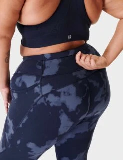 Sweaty Betty Power 7/8 Gym Leggings - Blue Fade Print 9 Sweaty Betty Power 7/8 Gym Leggings - Blue Fade Print -Elevate Fitwear Sales Store sweaty betty power 7 8 gym leggings blue fade print sb5400 6