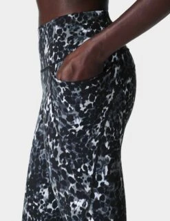 Sweaty Betty Power 7/8 Gym Leggings - Grey Dapple Print -Elevate Fitwear Sales Store sweaty betty power 7 8 gym leggings grey dapple print sb5400 5