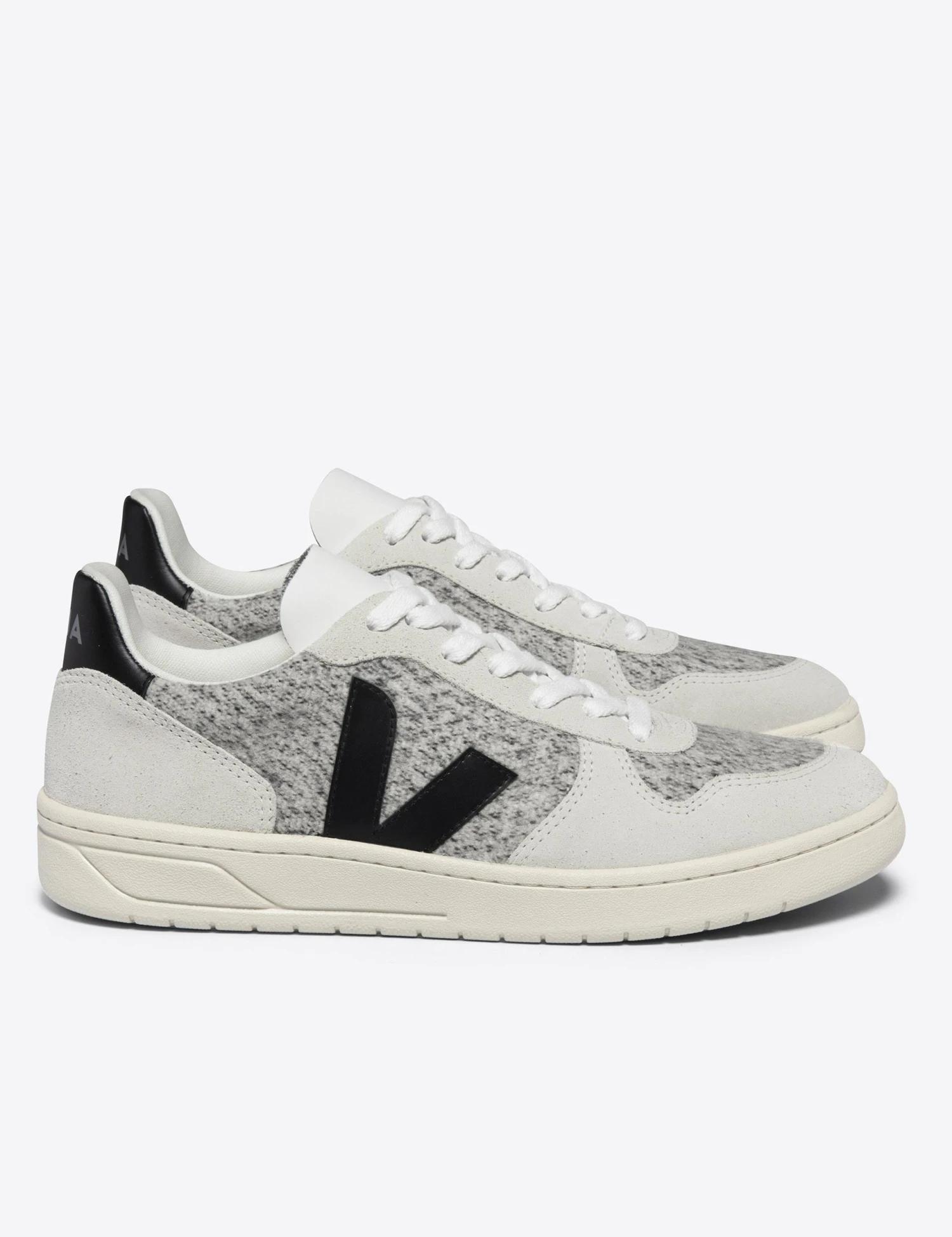 Veja V-10 Flannel - Snow Black 3 Veja V-10 Flannel - Snow Black - Image 3